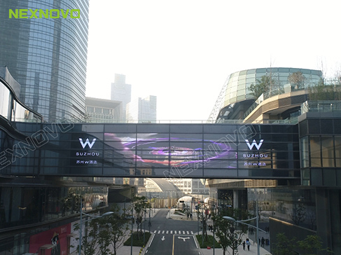 世界級(jí)都會(huì)地標(biāo)綜合體項(xiàng)目連廊LED透明屏