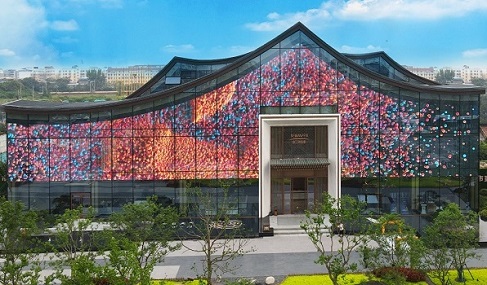 首個(gè)8K裸眼3D透明屏震撼亮相巴川府營(yíng)銷中心|盛啟開封新篇章