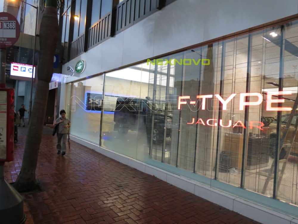 6359875265196537503659759.jpg 香港銅鑼灣路虎Landrove4S店透明LED顯示屏項目(圖7)