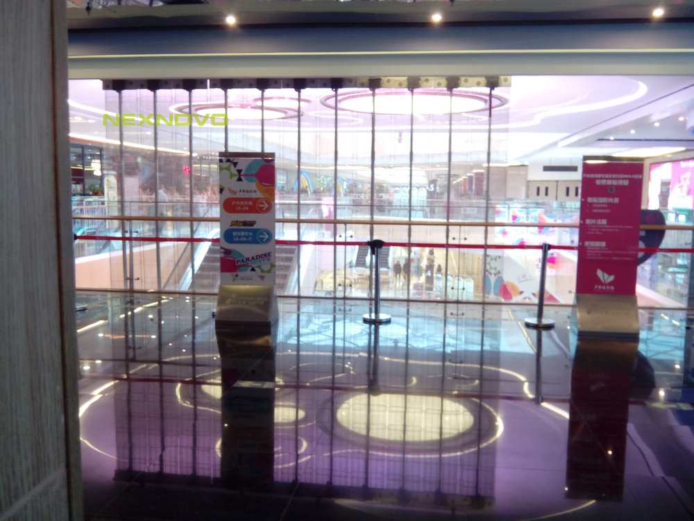 6359968140576450413772601.jpg 成都盧米埃影劇院透明LED顯示屏項目(圖4)