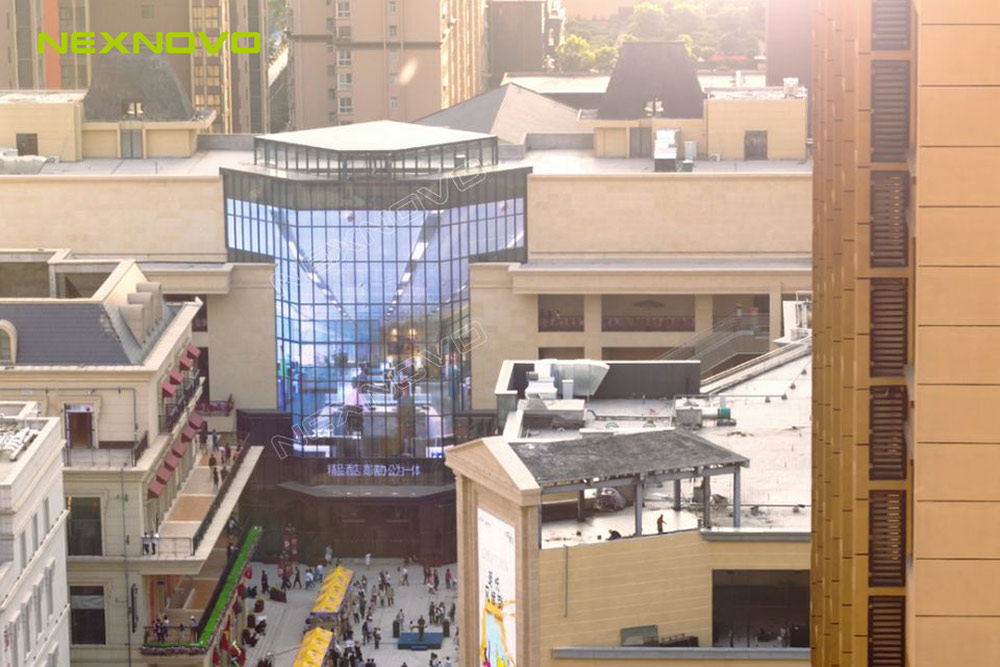 西安四海唐人街玻璃幕墻LED透明屏項目(圖2)