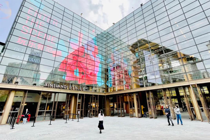 4.3.jpg LED透明屏丨晶泓助力上海新天地潮力升級(圖3)